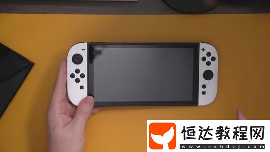 2模型視頻爆料！機身、屏幕明顯更大