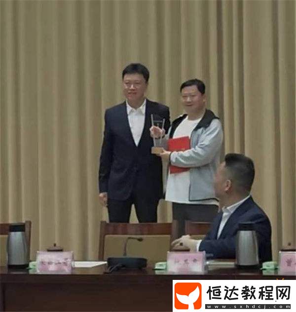 投喂甲亢哥的榮昌鹵鵝哥獲榮昌鹵鵝協(xié)會(huì)獎(jiǎng)勵(lì)10萬元！